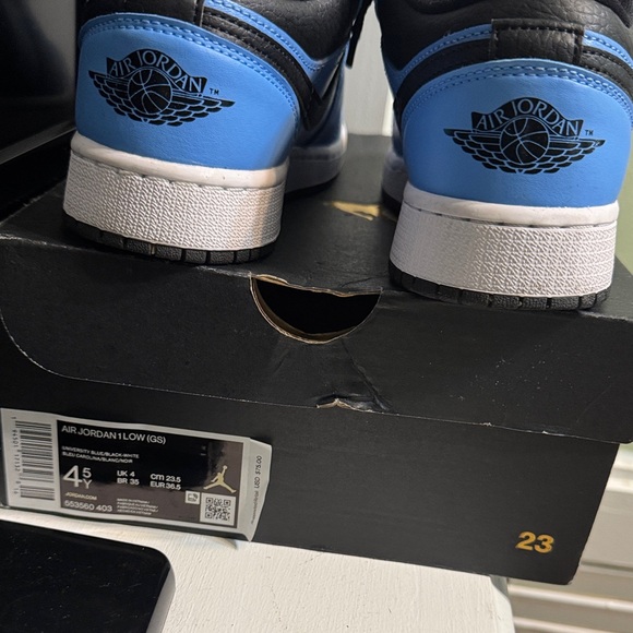 Jordan Kids Sneakers in Blue and Black - Picture 2 of 4